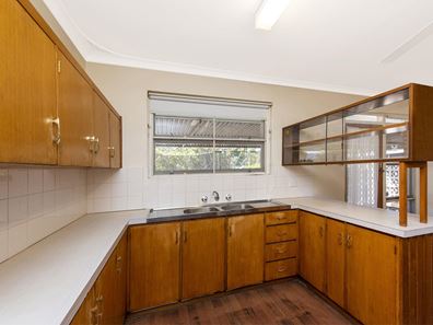 12 Western Place, High Wycombe WA 6057