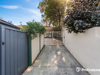 104A Hale Road, Wembley Downs WA 6019