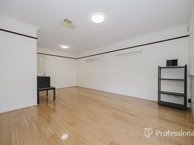 11A Holley Place, Marangaroo WA 6064