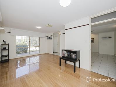 11A Holley Place, Marangaroo WA 6064