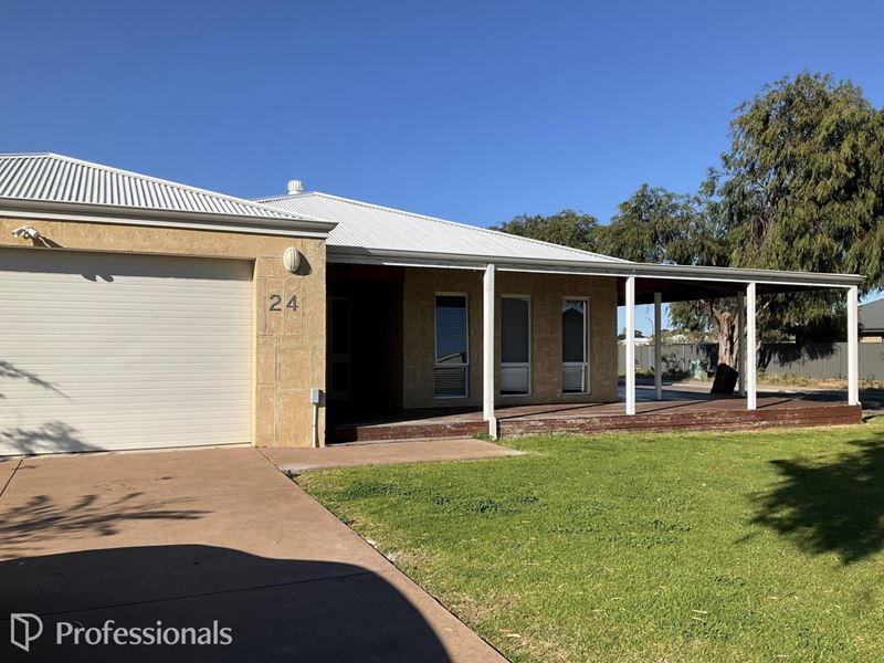 24 Woody Avenue, Castletown