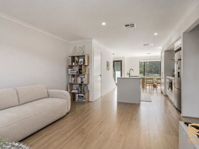 28 Horseshoe Promenade, Cockburn Central WA 6164