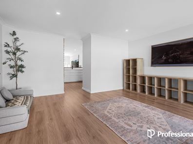 11 Aylesford Drive, Marangaroo WA 6064