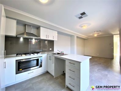 81 Jubilee Avenue, Success WA 6164