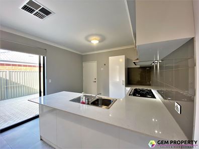 81 Jubilee Avenue, Success WA 6164