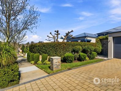 18 Lakefront Avenue, Beeliar WA 6164