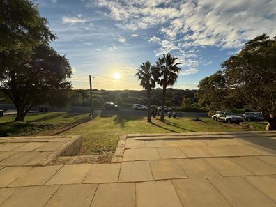 12 Newman Road, Yanchep WA 6035