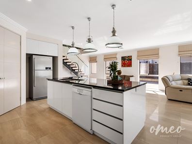 82 Boardwalk Boulevard, Halls Head WA 6210