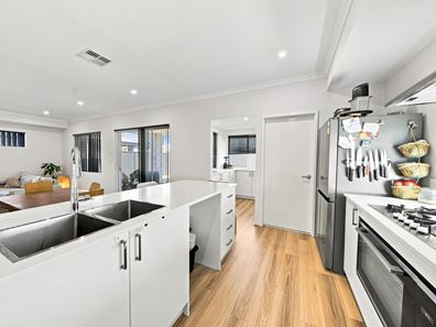 12 Boorabbin Drive, Baldivis WA 6171