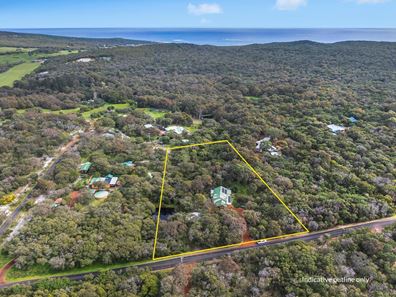 35 Kangaroo Parade, Yallingup WA 6282
