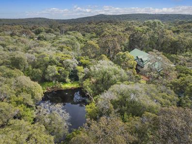 35 Kangaroo Parade, Yallingup WA 6282