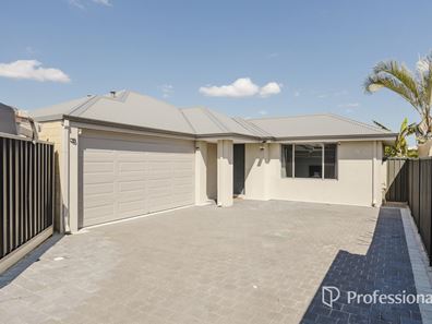 7A Hythe Road, Marangaroo WA 6064