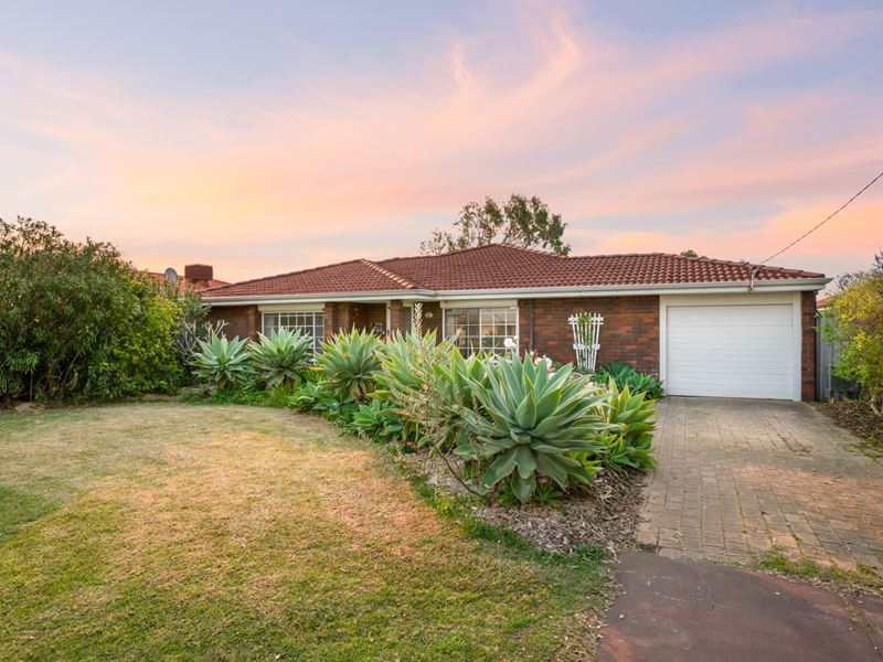 32 Malibu Road, Safety Bay WA 6169