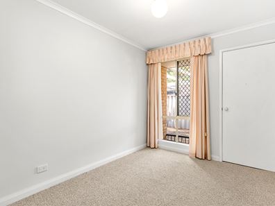4/3 Knight Avenue, Yokine WA 6060