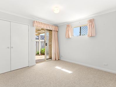 4/3 Knight Avenue, Yokine WA 6060