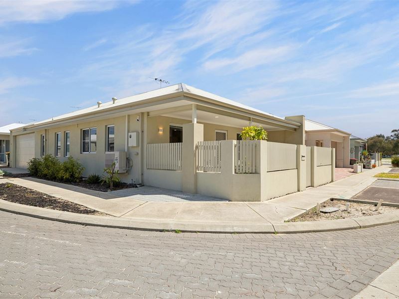 35 Crenshaw Drive, Gnangara WA 6077