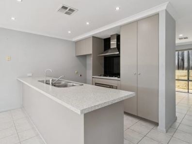 3 Oldsalt Brace, Yanchep WA 6035