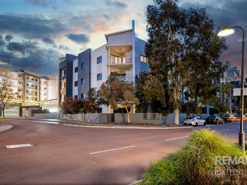 4/2 Walsh Loop, Joondalup WA 6027
