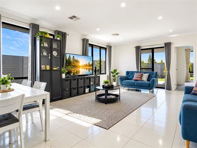 26 Sweetgum Way, Piara Waters WA 6112