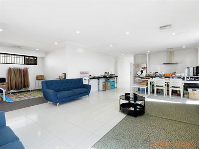 26 Sweetgum Way, Piara Waters WA 6112