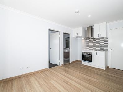 6a/13 Welford Way, Success WA 6164