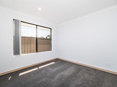 6a/13 Welford Way, Success WA 6164