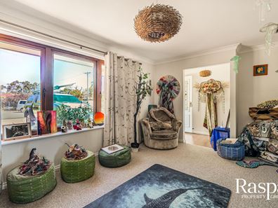 5 Bevis Court, Bibra Lake WA 6163