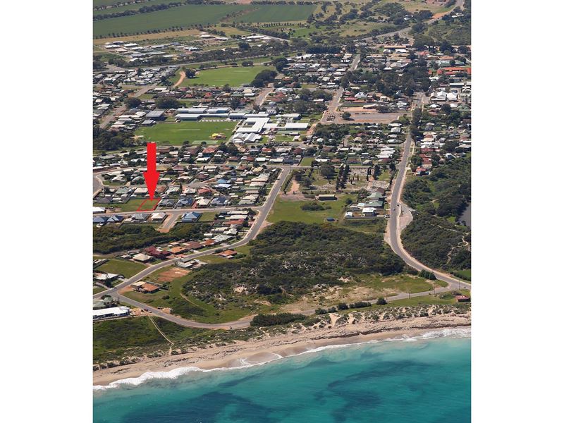 11 Gillam Drive, Dongara WA 6525