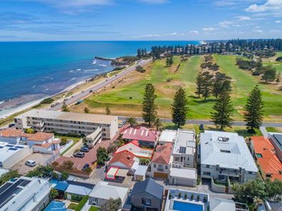 2/1 Pearse Street, Cottesloe WA 6011