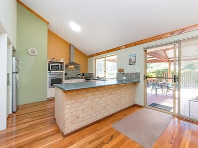 1 Cook Close , Jarrahdale WA 6124