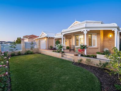 89 Broadbeach  Boulevard, Hillarys WA 6025