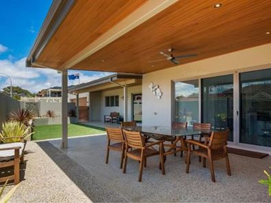 1 St Georges Close, Bluff Point WA 6530