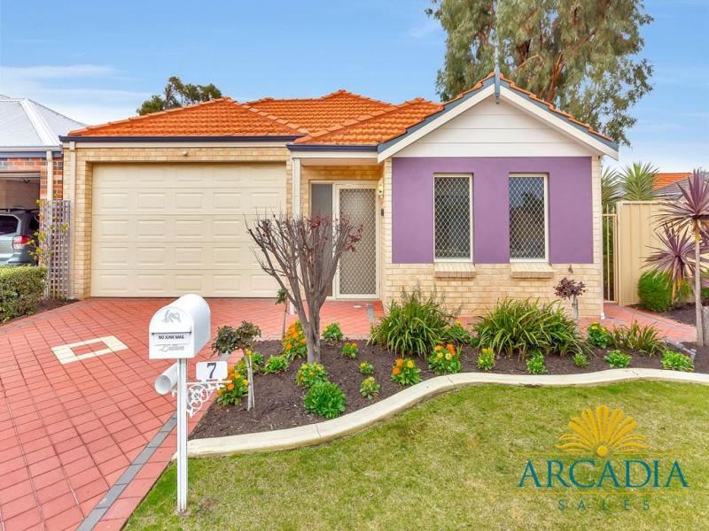 241 / 7 Mitchell Way, Greenfields