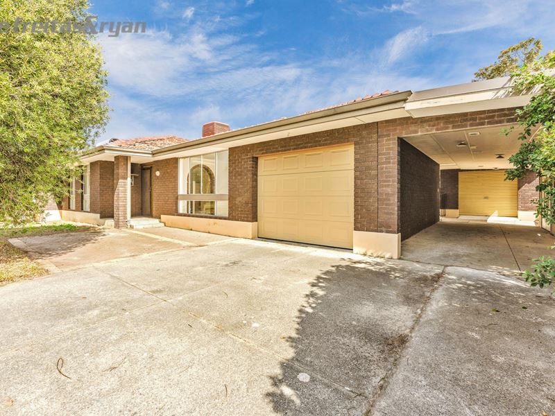 11 Orberry Place, Thornlie WA 6108
