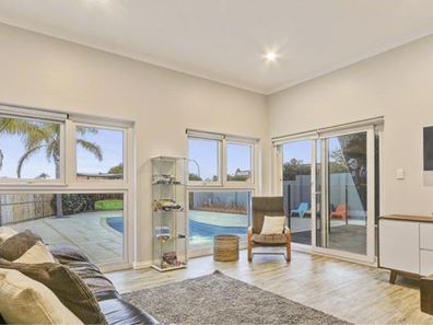 6 Springfield Court, Kallaroo WA 6025