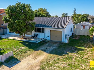 69 Gingin Road, Lancelin WA 6044