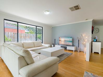2 Mesa Place, Canning Vale WA 6155