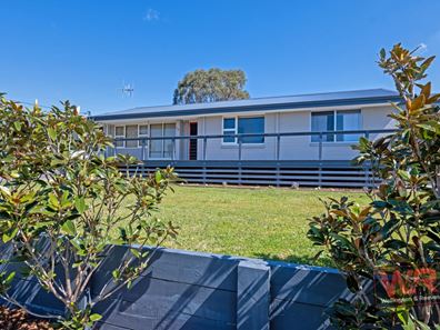 20 Manley Crescent, Collingwood Heights WA 6330
