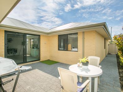 322 Peelwood Parade, Halls Head WA 6210