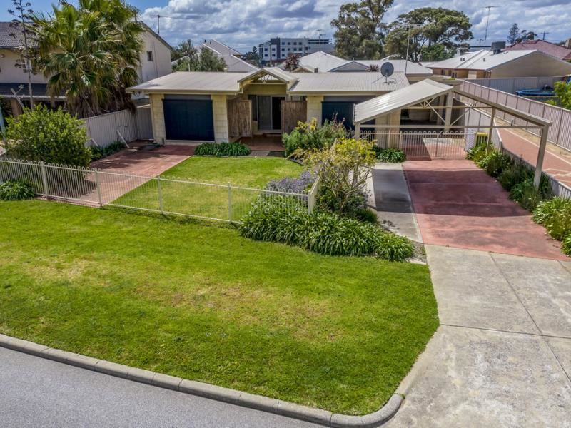 4A Oversby Street, Halls Head WA 6210