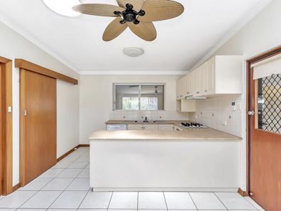 4A Oversby Street, Halls Head WA 6210