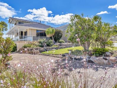 10 Fulmar Place, Halls Head WA 6210