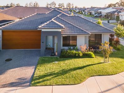 10 Hollingworth Drive, Aveley WA 6069