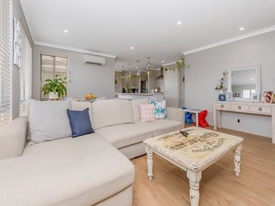 18 Hobson Loop, Piara Waters WA 6112