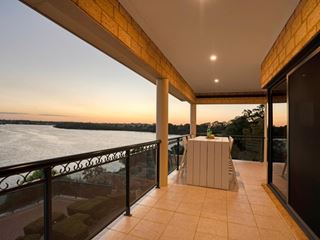 10 River Way, Salter Point