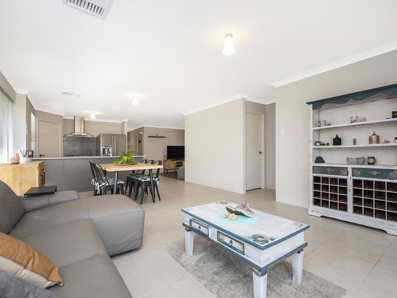 24 Langdon Loop, Caversham