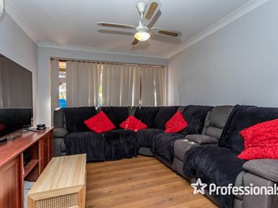 38 Seville Drive, Seville Grove WA 6112