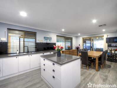 61 Edwards Entrance, Stratton WA 6056