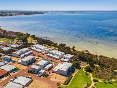 37/15 Kardan Loop, Falcon WA 6210