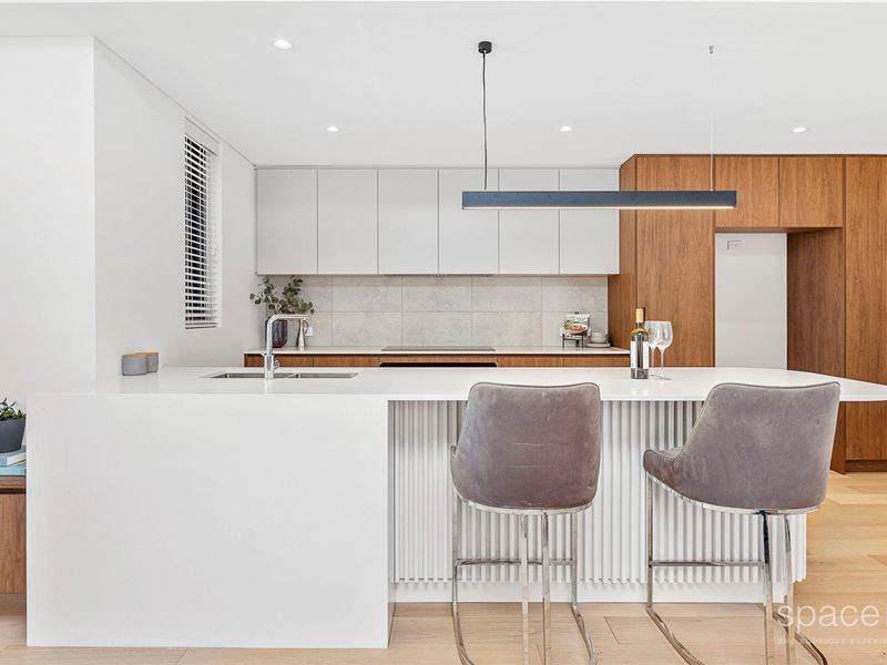 1/4 Colleran Way, Booragoon